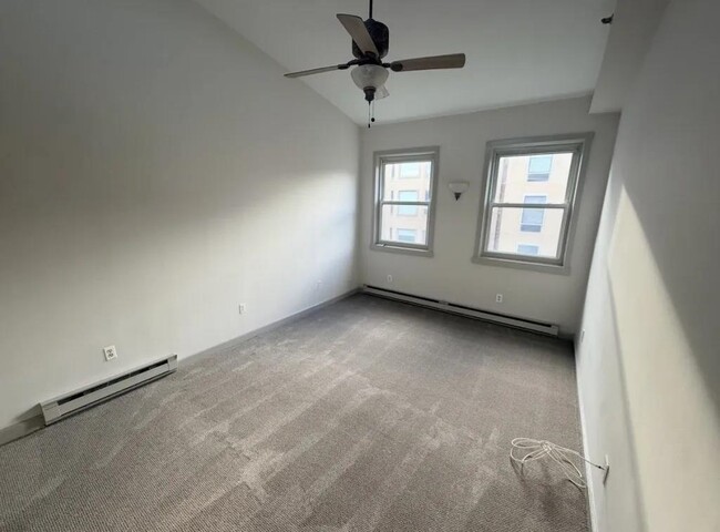 Building Photo - 132 Jackson St