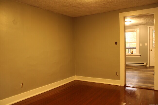 Building Photo - 24 James St