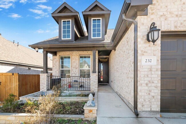 Building Photo - 232 Barton Oak Trl