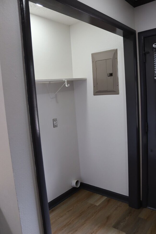 Building Photo - WaveHaus