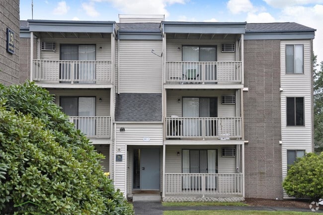 Edificio - Nutmeg Woods