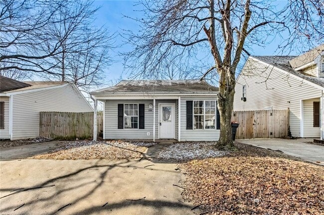 Foto del edificio - 2101 Blueberry Ln