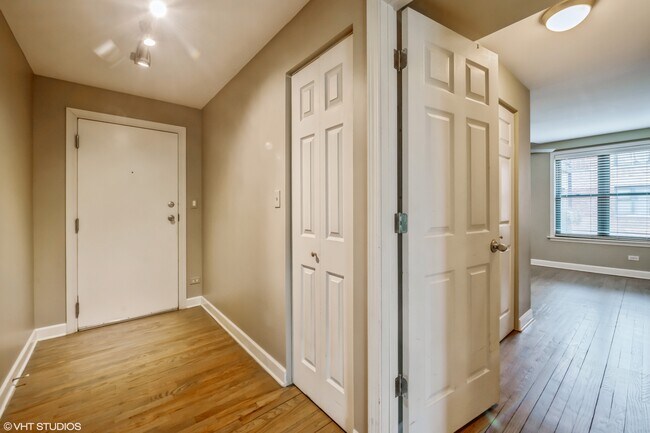 Foto del edificio - 2545 W Catalpa Ave
