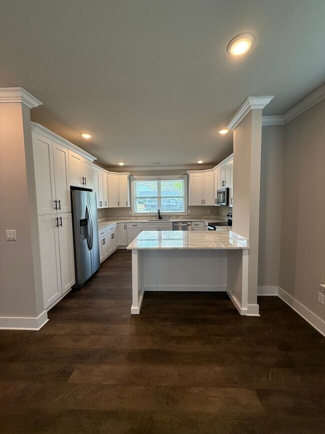 Foto del edificio - Beautiful New Build 4 Bed, 3.5 Bath, 2 Car Garage - Community Pool & Walking Trail!