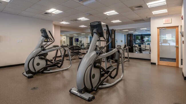 Building Photo - 14 Summer St