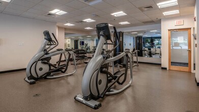 Building Photo - 14 Summer St