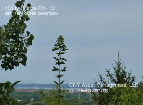 Foto del edificio - 404 Ivy Ridge Rd