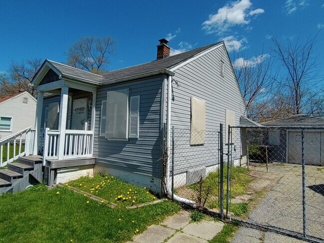 Building Photo - 2 bedroom/1bath ranch - $840/mo