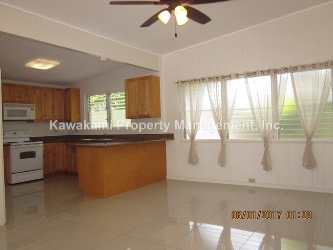 Foto del edificio - Clean, Conveniently Located, Hidden Gem, Pet OK.