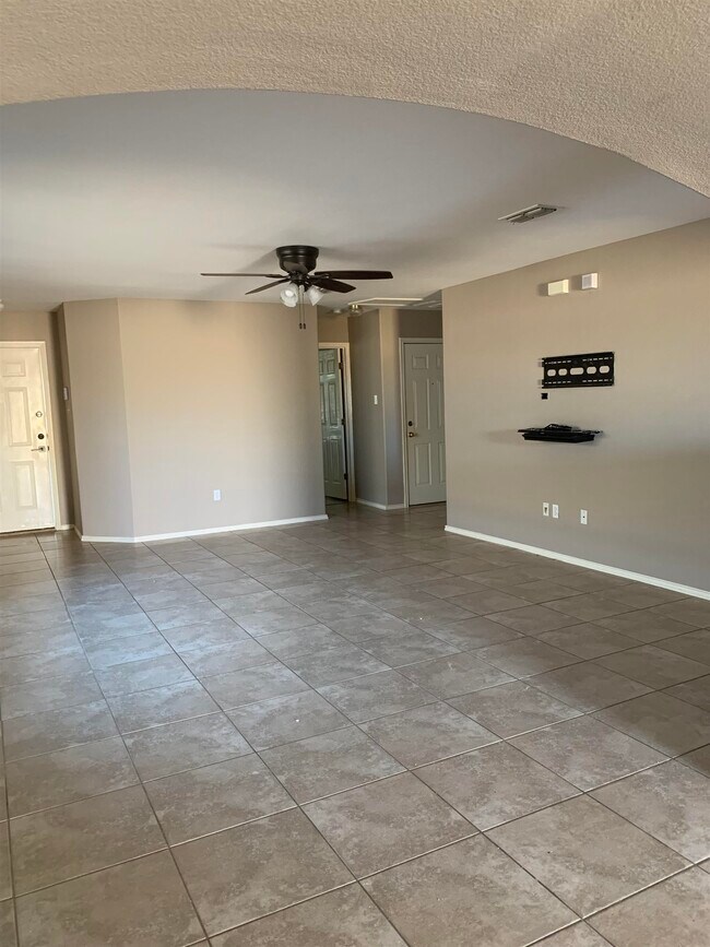 Building Photo - 516 Valdosa Dr