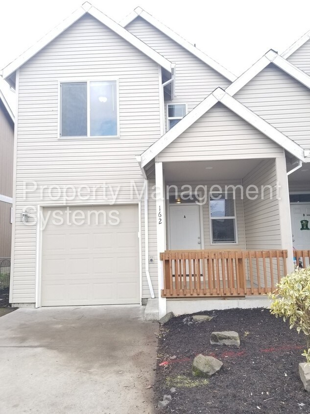 Primary Photo - 162 Fenton Ave
