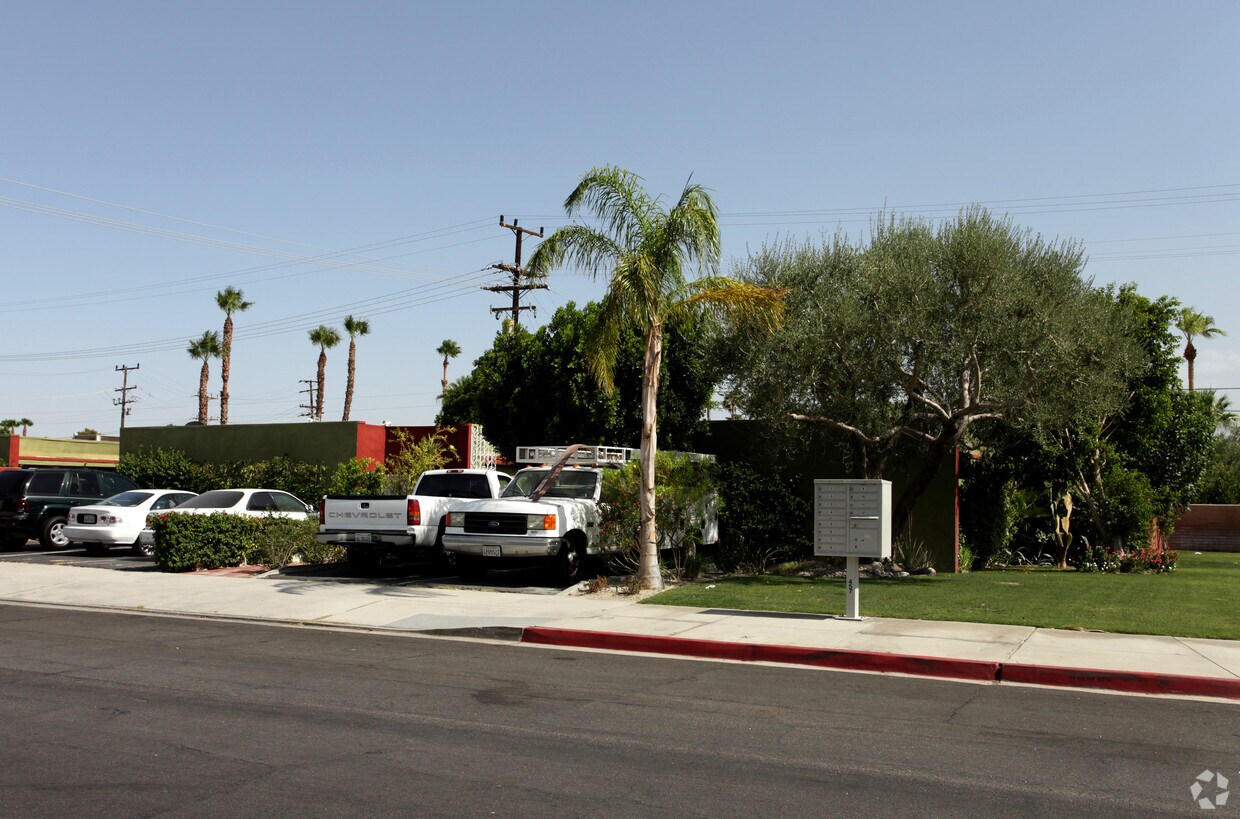 Foto del edificio - 951 E Chuckwalla Rd