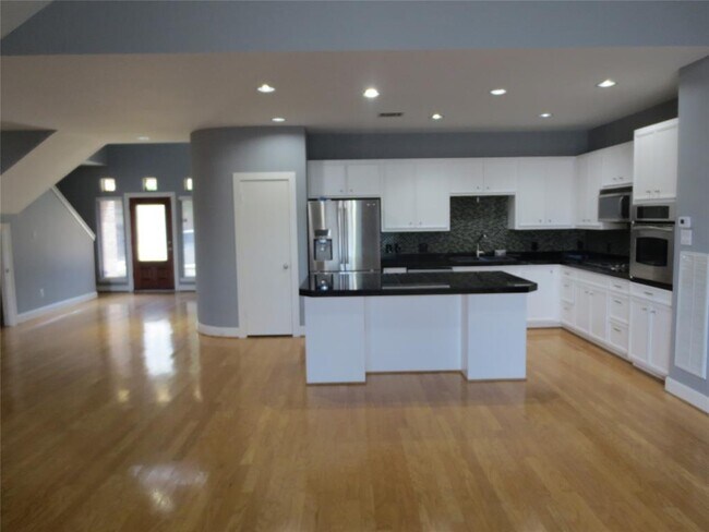 Building Photo - 9822 Marlink