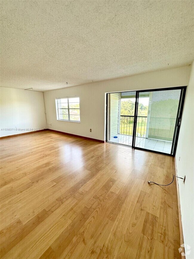 Jacaranda Villas Condos under 1,500 Plantation, FL 1 Rentals