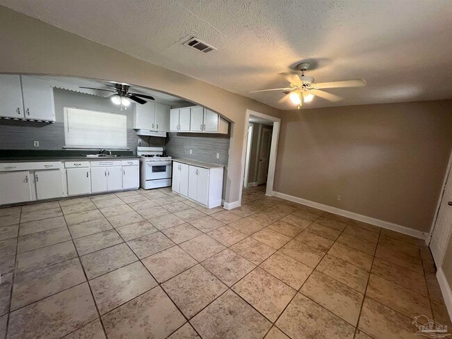 Foto del edificio - 525 Chaseville St