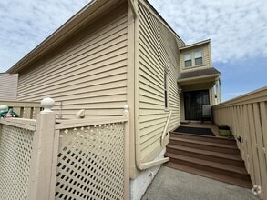 Building Photo - 4016 Fairway Lakes Dr