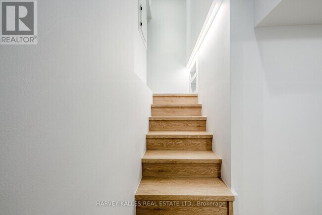 Photo du bâtiment - 33 Parkview Gardens