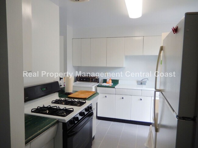 Foto del edificio - AVAILABLE AUGUST - 3 Bedroom / 1 Bathroom ...