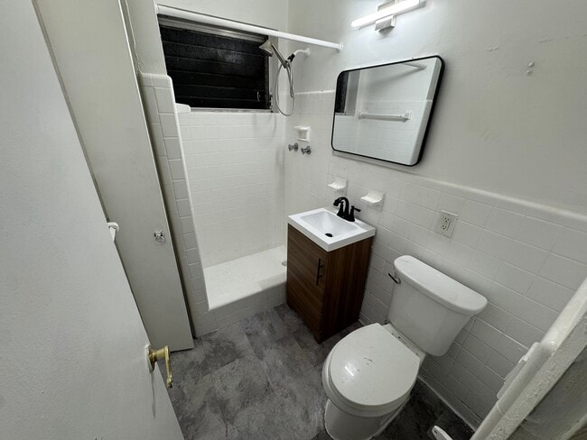 Building Photo - 217 SW 11th Ct