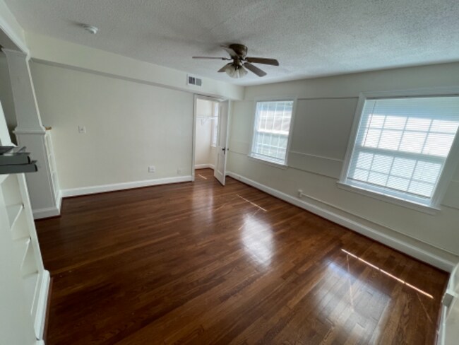 Foto del edificio - 4630 New Hampshire Ave NW