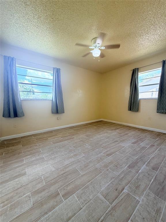 Foto del edificio - 5425 Karen Ct