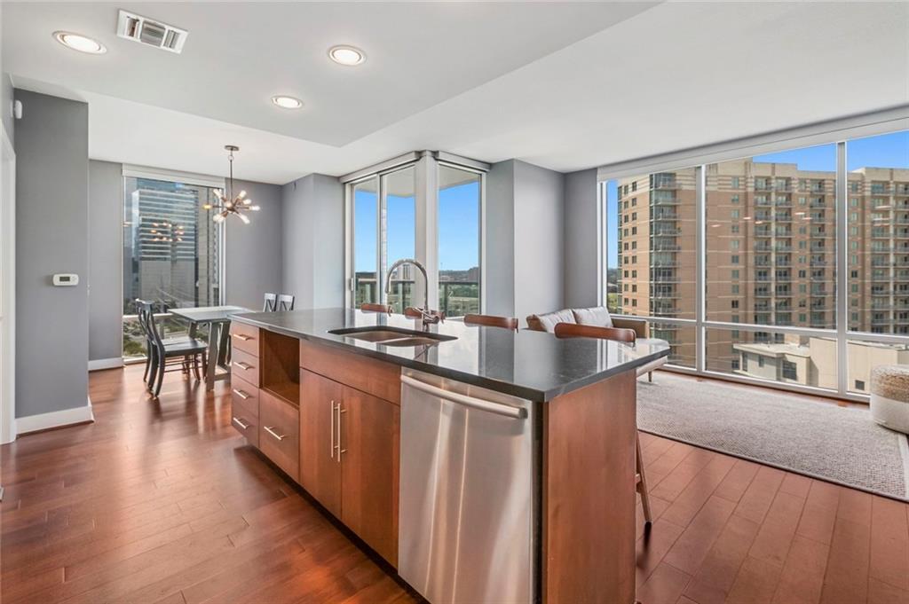 Primary Photo - 300 Bowie St