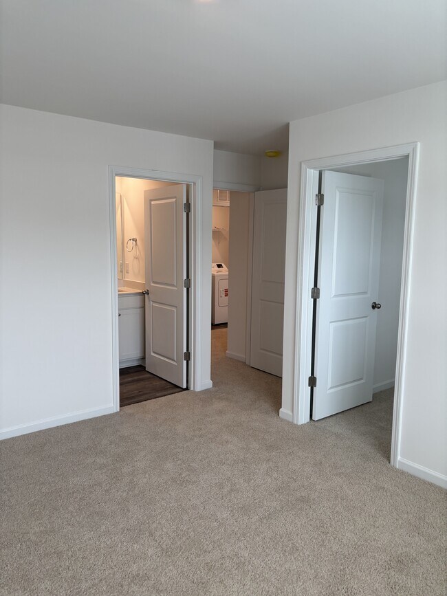 Building Photo - 45 Red Clover Dr