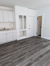 Building Photo - 115 Silver St