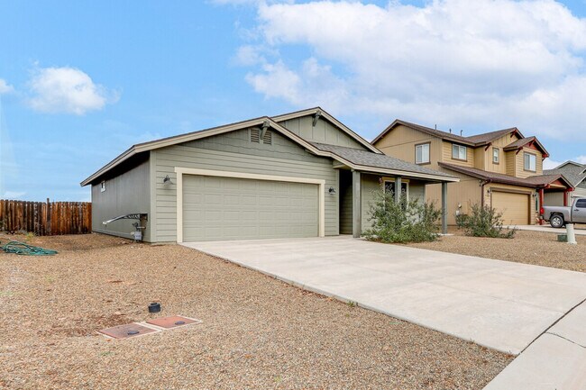 Building Photo - 12281 Pegasus Rd