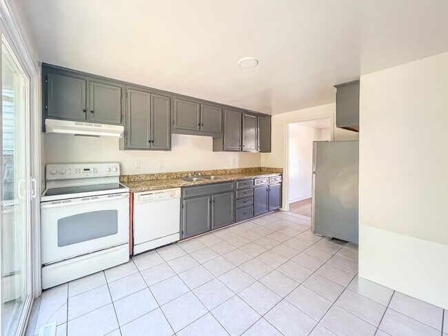 Foto del edificio - 35 Fox Hill Dr