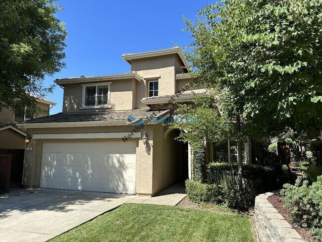 Foto del edificio - 4BR/3BA w/ Solar + Downstairs Bed/Bath in Whitney Oaks