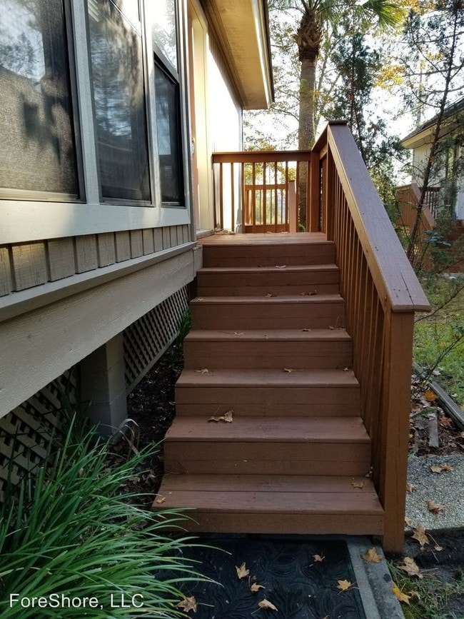 Building Photo - 17 Salt Marsh Dr