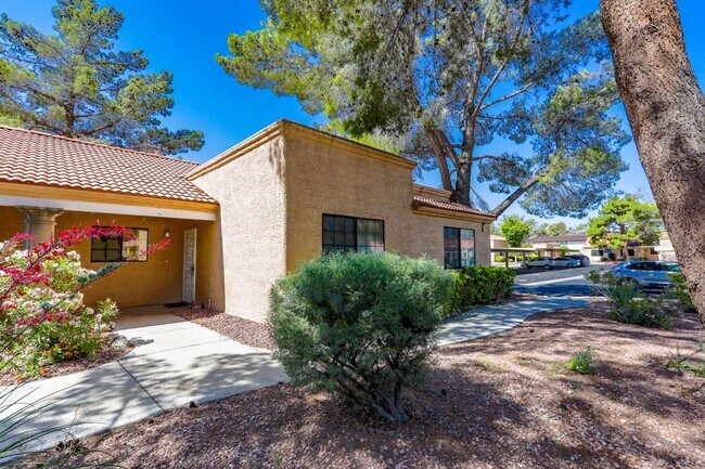 Building Photo - Age Restricted, 55+, 3 Bedroom Condo In Gu...