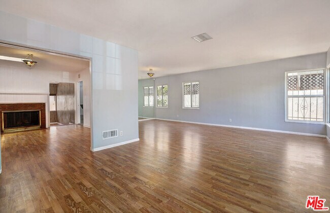Foto del edificio - 826 S Genesee Ave