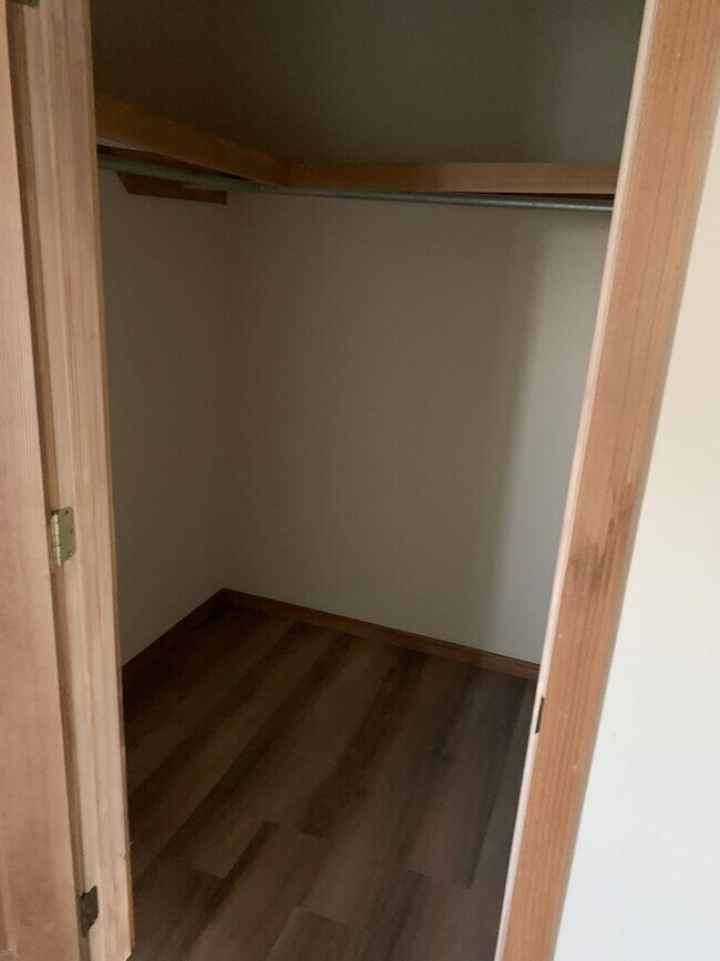 Foto del edificio - Duplex Available in Forsyth!