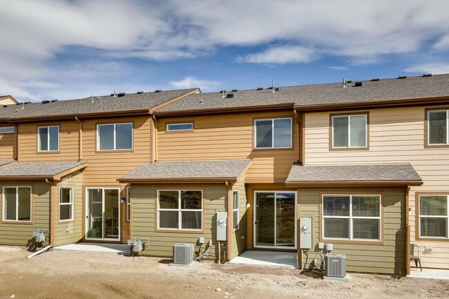 Foto del edificio - Stunning Modern 2 bedroom Townhome!!!