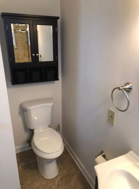 Baño principal - 308 N Green St