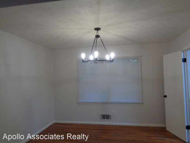 Building Photo - 4 br, 2.5 bath House - 2421 Poole Rd.