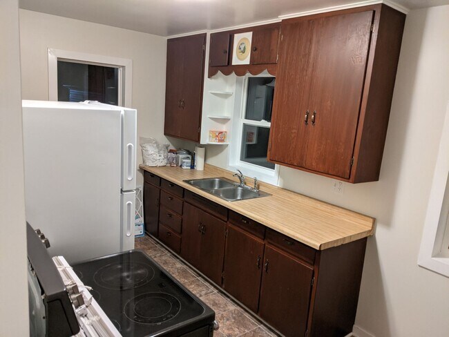 Foto del edificio - 2-1 House with Garage available 2/1