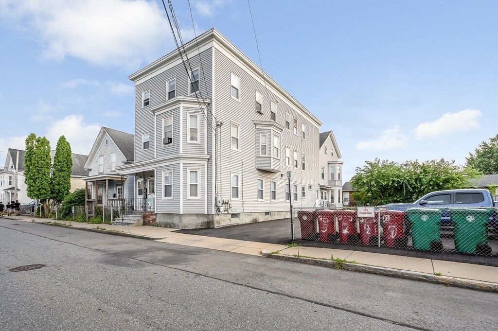 Primary Photo - 62 W 3rd St
