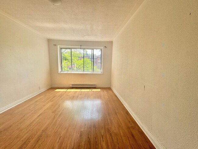 Photo du bâtiment - 349 Bd Graham