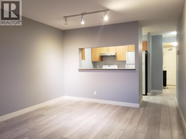 Building Photo - 5380 Oben St