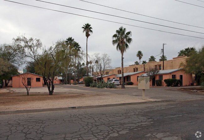 Foto del edificio - 3830 E 2nd St