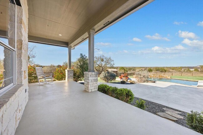 Foto del edificio - 100 Cross Trail