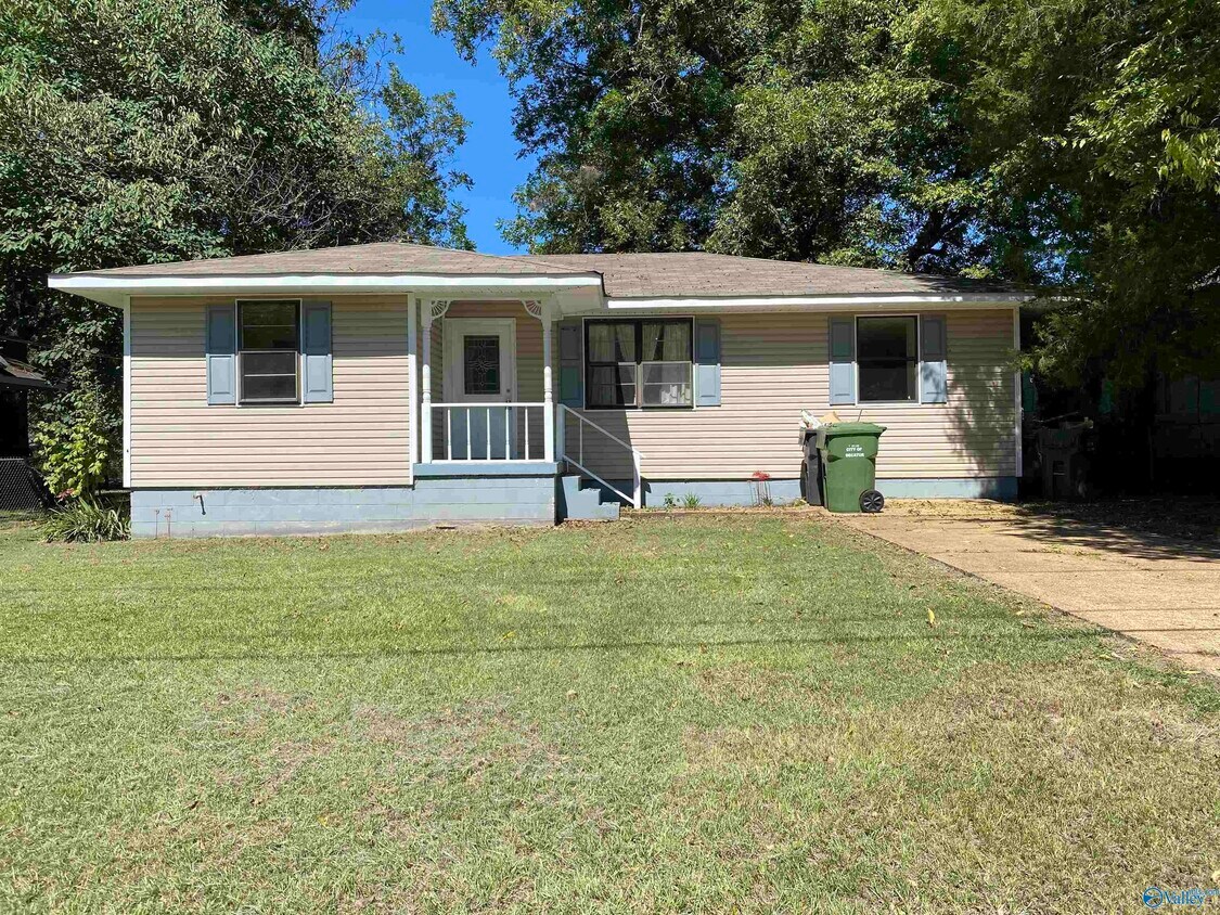 Foto principal - 944 Lamar St SW