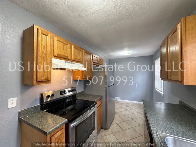 Building Photo - Recently Updated 2 Bedroom!