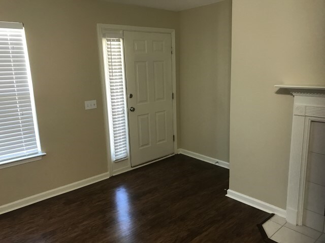 Foto del edificio - 18 Bluelake Blvd