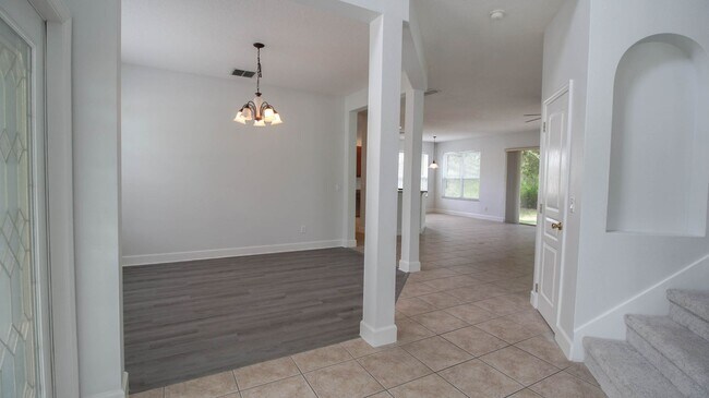 Building Photo - 4939 Parkview Drive
