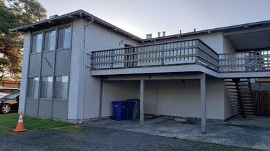 Building Photo - 4564 Valley W Blvd