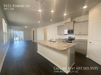 Foto del edificio - 9451 Komika Ln